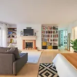 Modern With Garage And Pool Lizbona