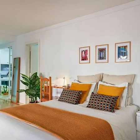 Appartement Modern With Garage And Pool