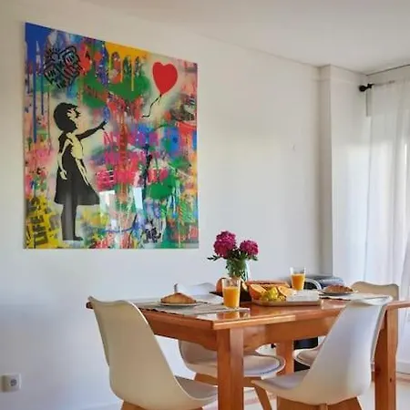 Appartement Modern With Garage And Pool