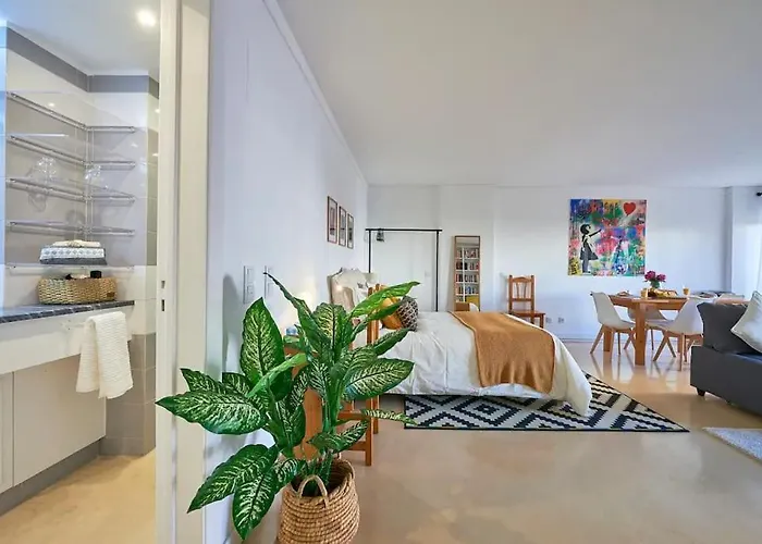 Modern With Garage And Pool *