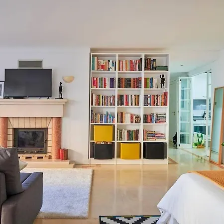 Apartment Modern With Garage And Pool *