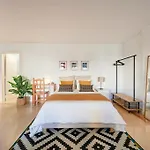 Modern With Garage And Pool Апартаменти *