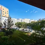 Modern With Garage And Pool Апартаменти