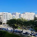 Modern With Garage And Pool Апартаменти